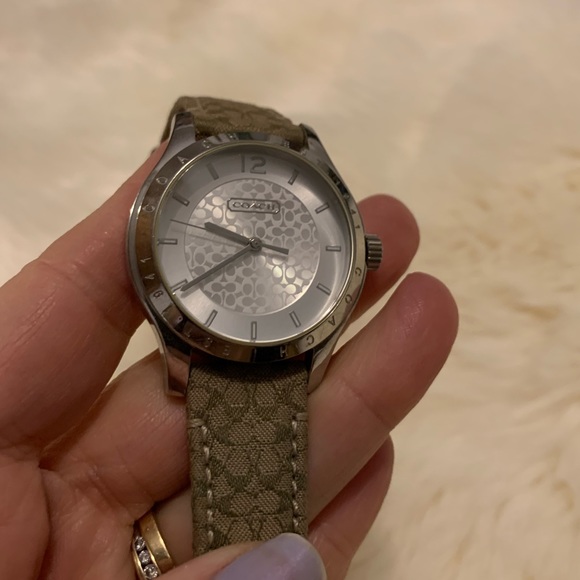 Authentic COACH Brown Khaki WATCH Silver Dial Signature C - Picture 6 of 16